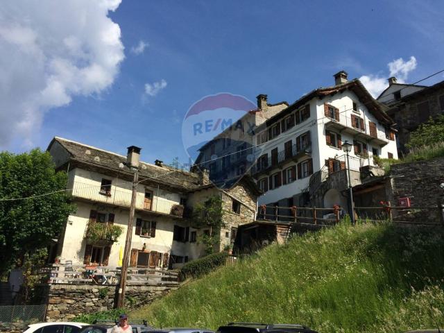 Villetta indipendente in vendita di 300 m² in Frazione Prati Malle, 18