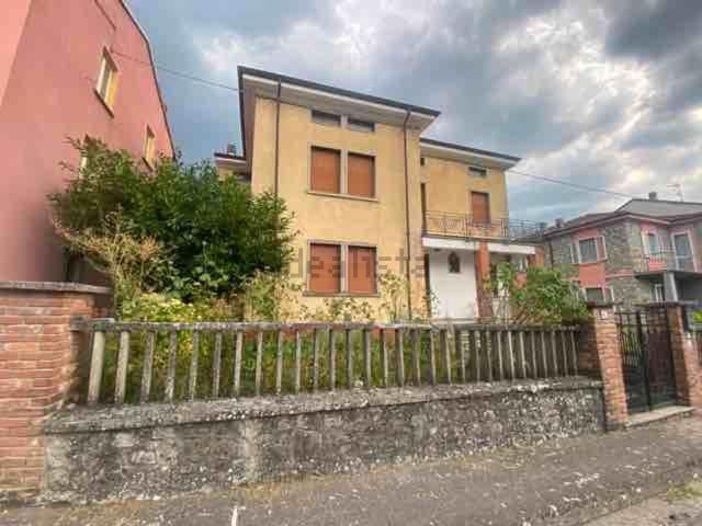Villetta indipendente in vendita di 300 m² in Frazione San Martino