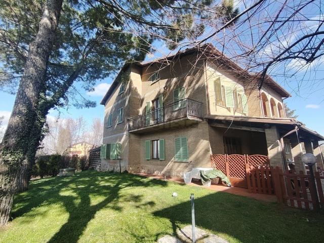 Villetta indipendente in vendita di 300 m² in Località Colle del Marchese, 14