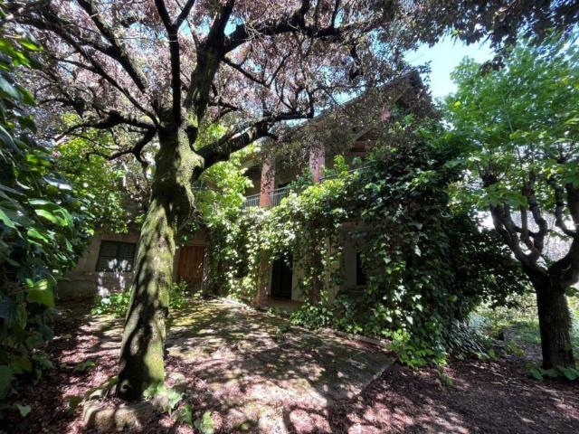 Villetta indipendente in vendita di 300 m² in Località Collebaldo
