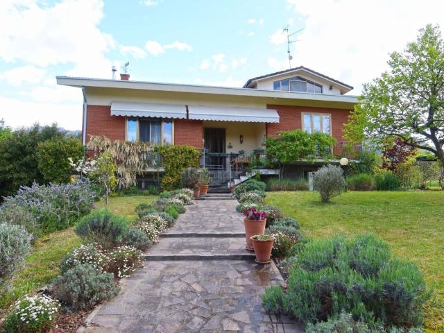 Villetta indipendente in vendita di 300 m² in Località Mochignano di Sotto, 5