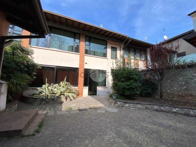 Villetta indipendente in vendita di 300 m² in Piazza Corlo