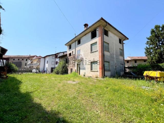 Villetta indipendente in vendita di 300 m² in Piazza Bertoli, 7