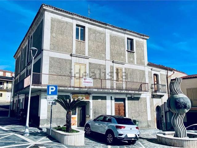 Villetta indipendente in vendita di 300 m² in Piazza Dante, 16