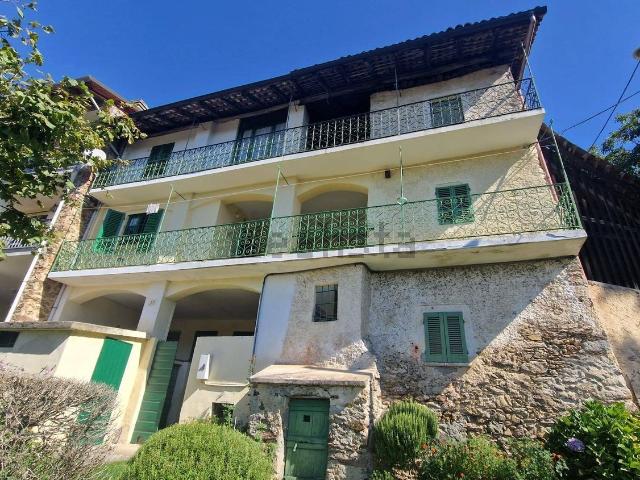 Villetta indipendente in vendita di 300 m² in Strada Comunale Valduggia Castagnola