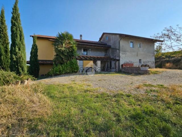 Villetta indipendente in vendita di 300 m² in Strada Acqui Terme, 9