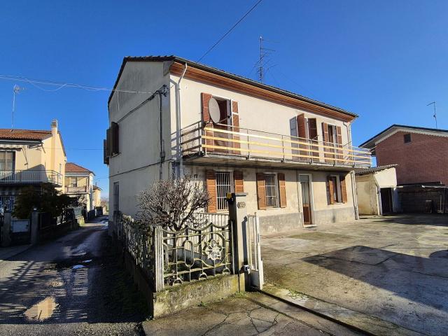 Villetta indipendente in vendita di 300 m² in Strada Alessandria, 40