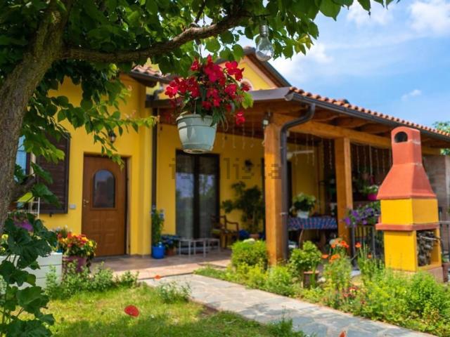 Villetta indipendente in vendita di 300 m² in Strada Boschetto, 8