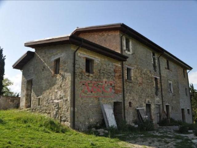 Villetta indipendente in vendita di 300 m² in Strada Osoli