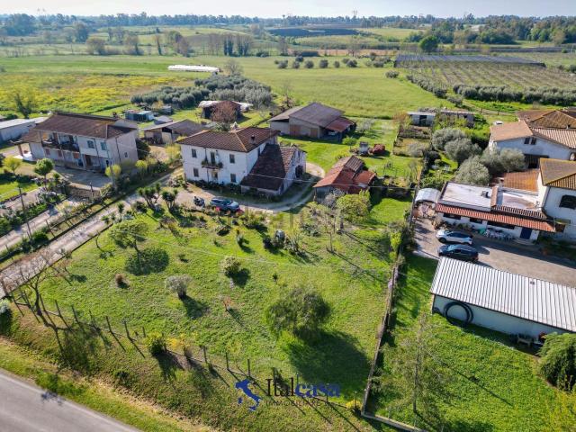 Villetta indipendente in vendita di 300 m² in Strada Montello, 22