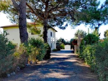 Villetta indipendente in vendita di 300 m² in Strada Vicinale dei Pinalti