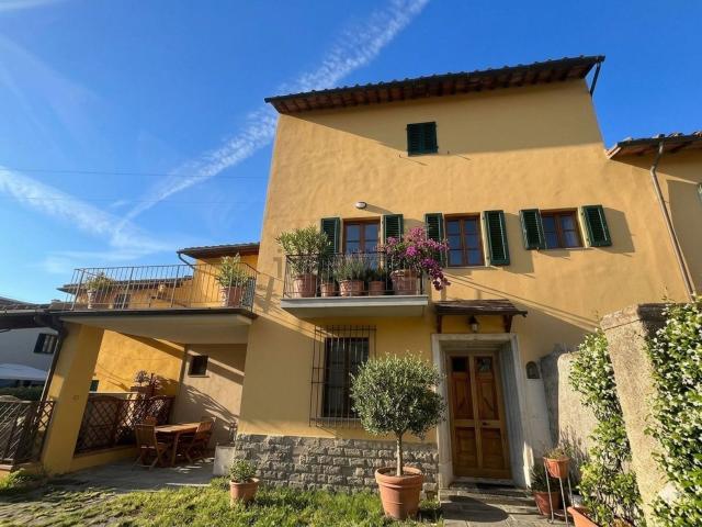 Villetta indipendente in vendita di 301 m² in Via San Martino, 11