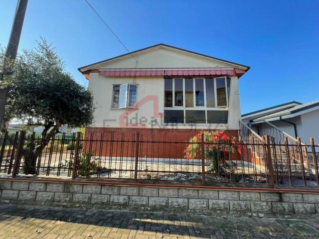 Villetta indipendente in vendita di 302 m²