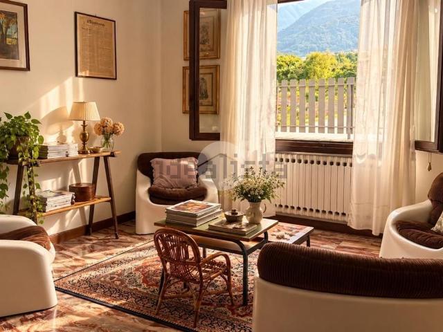 Villetta indipendente in vendita di 302 m² in Via Nazionale, 1
