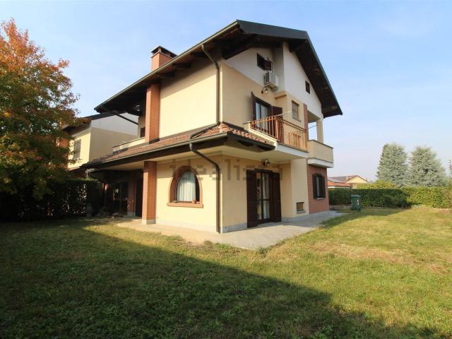 Villetta indipendente in vendita di 303 m² in Via Boves, 18