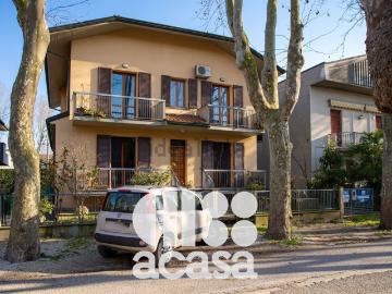Villetta indipendente in vendita di 303 m² in Via Giuseppe Verdi, 8