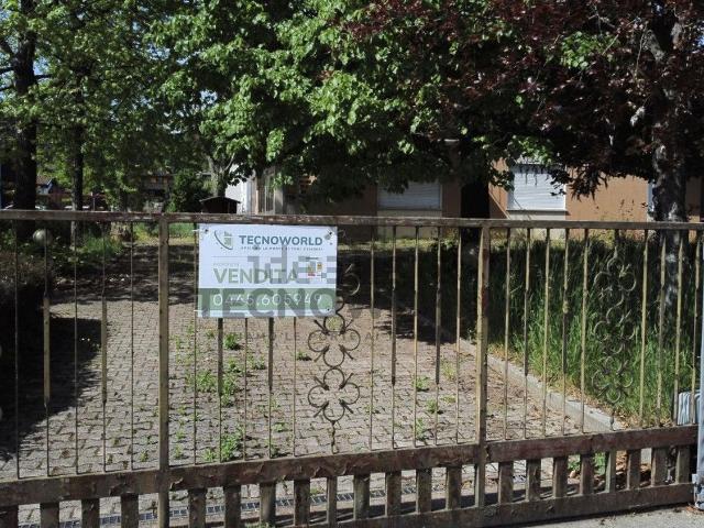 Villetta indipendente in vendita di 303 m² in Via Gueri da Santomio