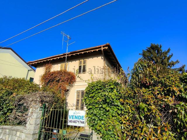 Villetta indipendente in vendita di 304 m² in Via Aprica, 33