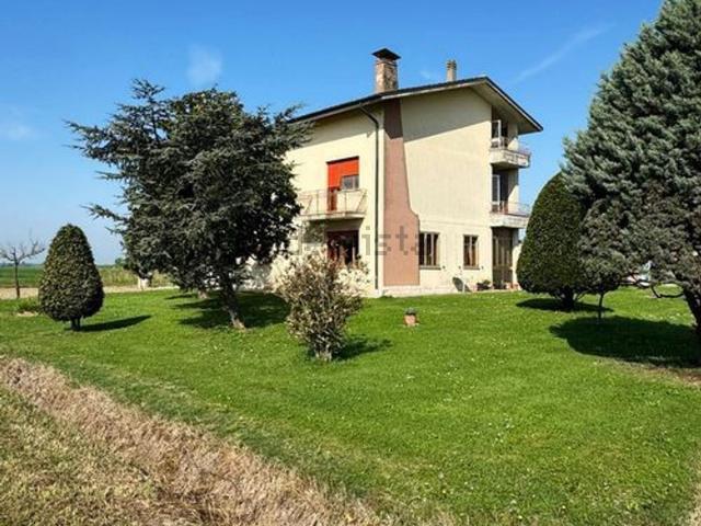 Villetta indipendente in vendita di 304 m² in Via Spinazzino
