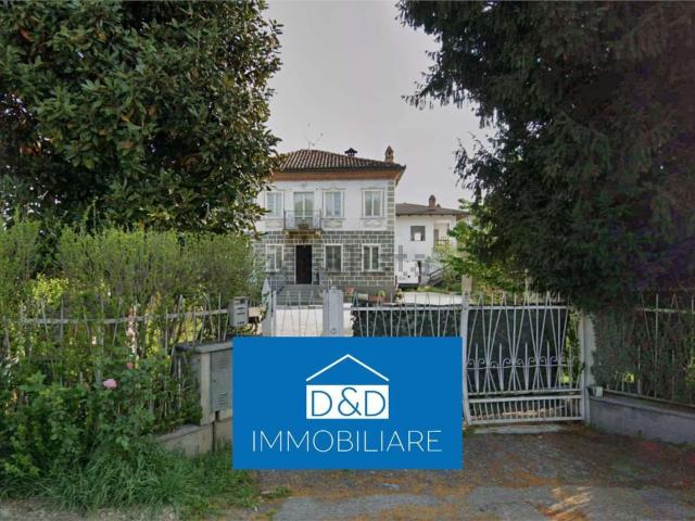 Villetta indipendente in vendita di 304 m² in Via Stazione, 33