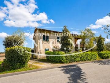 Villetta indipendente in vendita di 304 m² in Via Valdinievole Nord