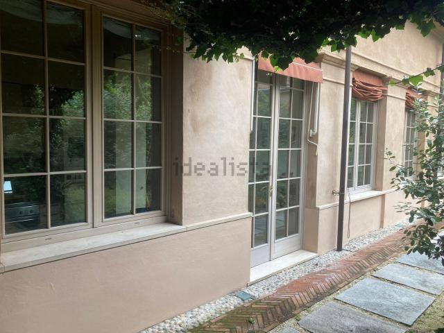 Villetta indipendente in vendita di 305 m² in Via Cristoforo Poggiali