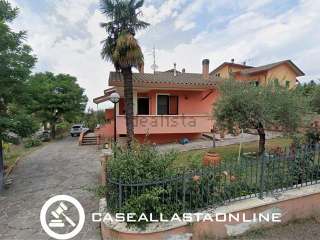 Villetta indipendente in vendita di 305 m² in Via A. Gramsci