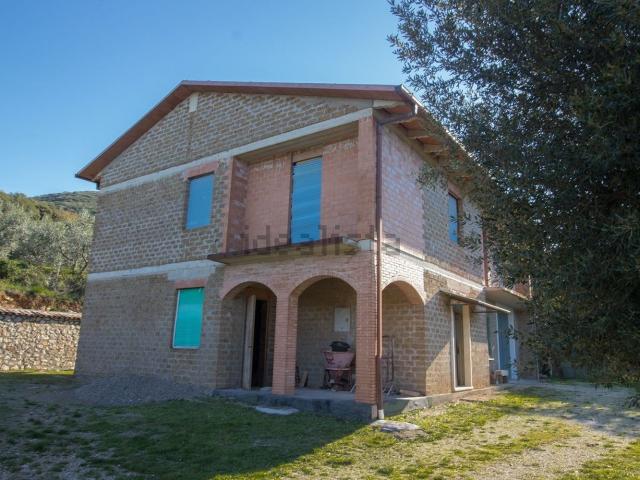 Villetta indipendente in vendita di 305 m² in Via Rimembranze, 8