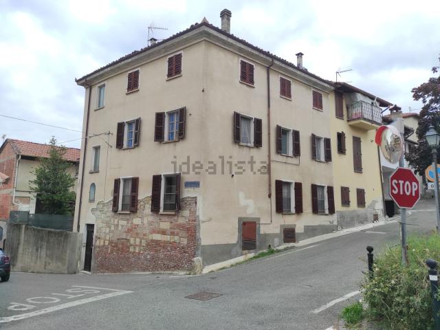 Villetta indipendente in vendita di 306 m² in Frazione Mombisaggio