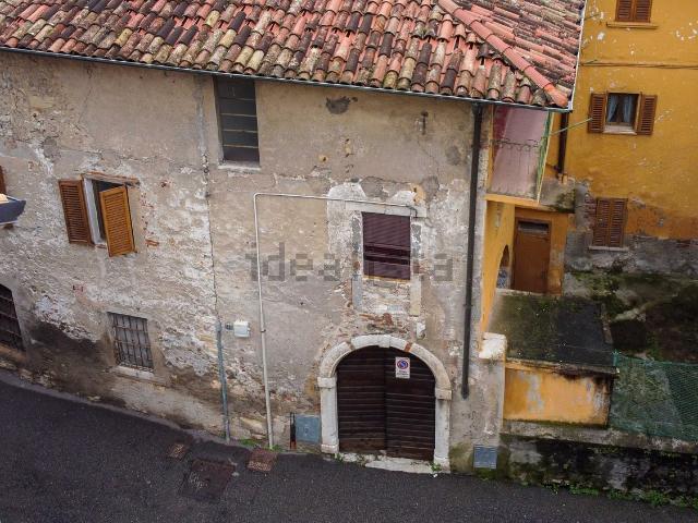 Villetta indipendente in vendita di 307 m² in Via Vittoria