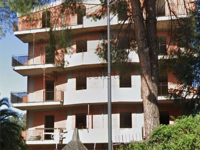 Villetta indipendente in vendita di 308 m² in Via Alcide De Gasperi