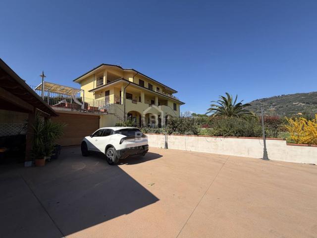 Villetta indipendente in vendita di 308 m² in Via Giovanni Amendola