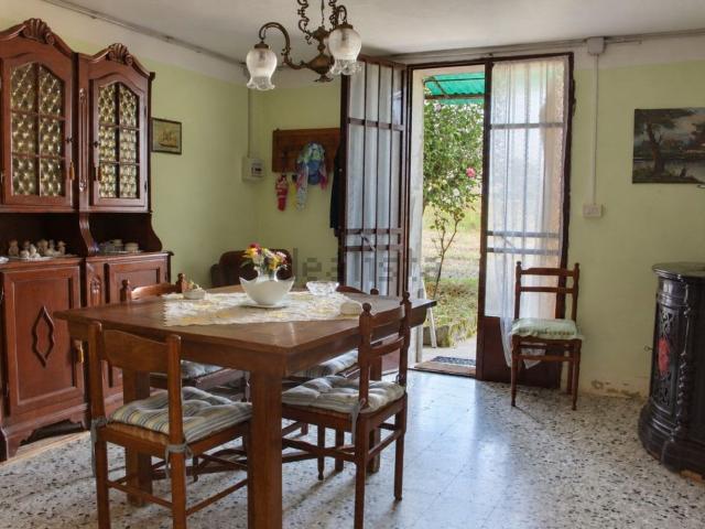 Villetta indipendente in vendita di 308 m² in Via Guratti