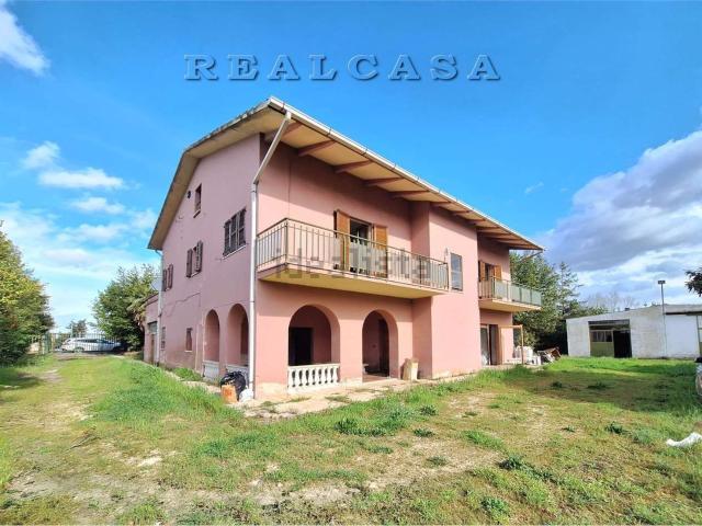 Villetta indipendente in vendita di 308 m² in Via Don Mariano Capecci