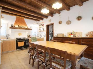 Villetta indipendente in vendita di 338 m² in Via Roma, 32