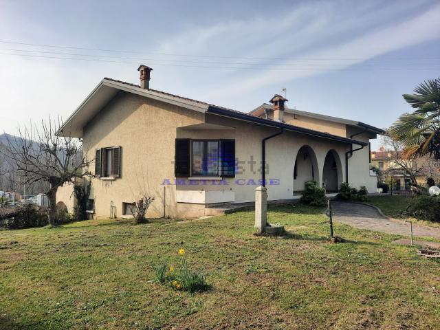 Villetta indipendente in vendita di 310 m²