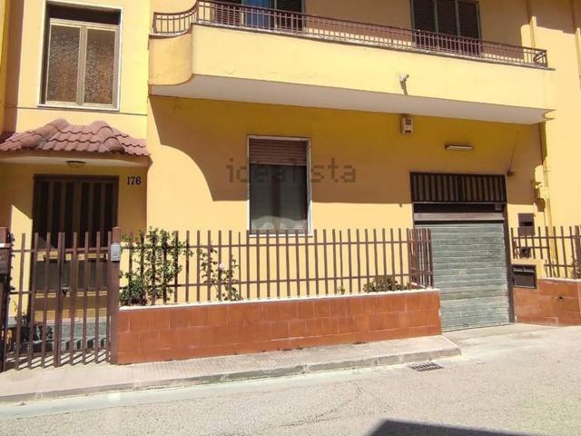 Villetta indipendente in vendita di 310 m² in Via Cornato, 176