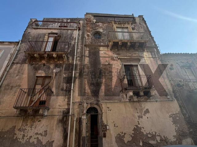 Villetta indipendente in vendita di 310 m² in Via Costantino, 4