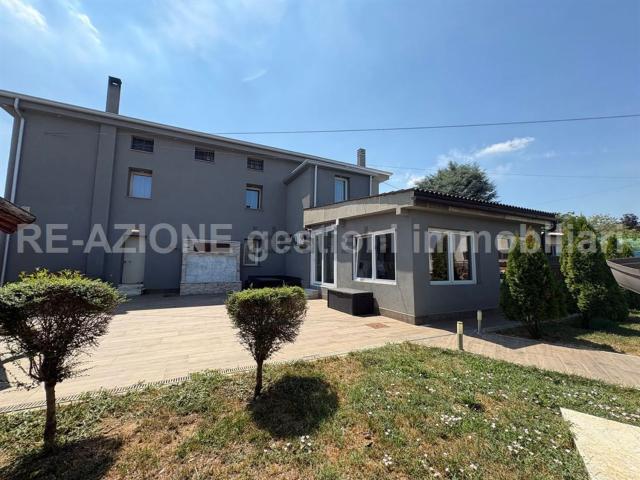 Villetta indipendente in vendita di 310 m² in Via Cavour, 50