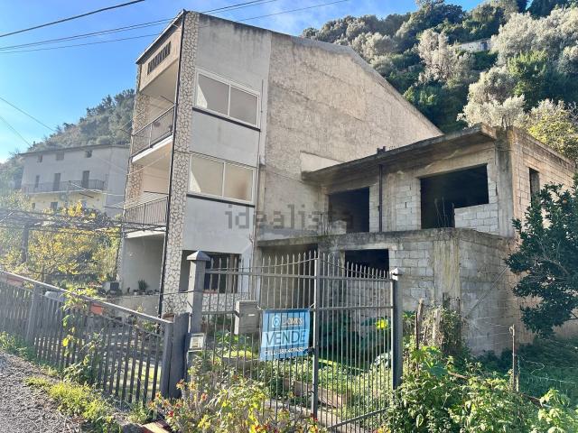 Villetta indipendente in vendita di 310 m² in Via canneto