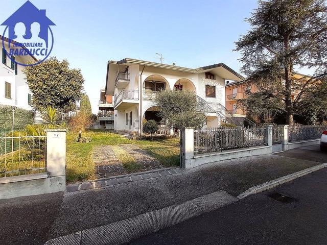 Villetta indipendente in vendita di 310 m² in Via Aldo Moro, 19