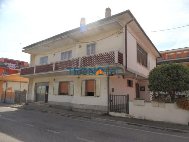 Villetta indipendente in vendita di 310 m² in Via G. Marconi, 92