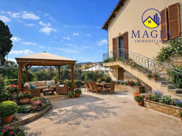 Villetta indipendente in vendita di 310 m² in Via delle Stelle, 10