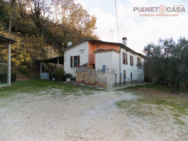Villetta indipendente in vendita di 310 m² in Via Ferretti