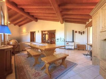 Villetta indipendente in vendita di 310 m² in Via Fichetto