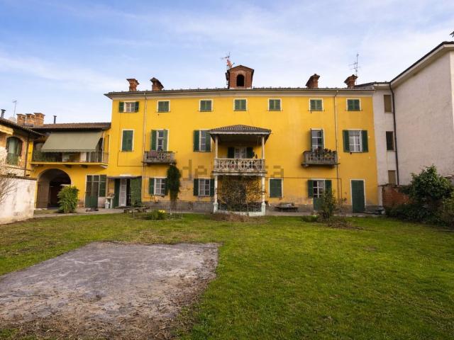 Villetta indipendente in vendita di 310 m² in Via Oscar Milano, 132