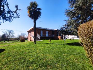 Villetta indipendente in vendita di 310 m² in Via Lidi Ferraresi