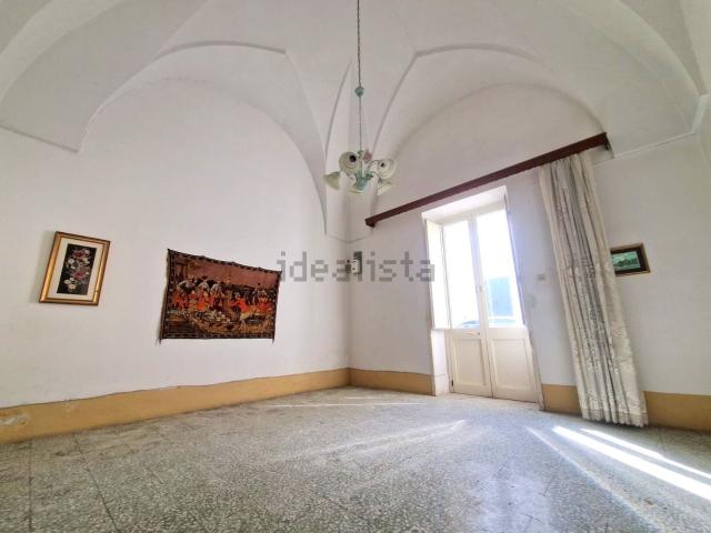 Villetta indipendente in vendita di 310 m² in Via Lucca