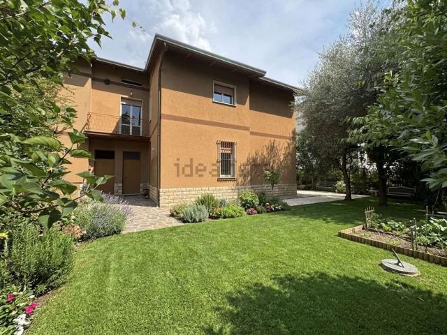 Villetta indipendente in vendita di 310 m² in Via Luigi Pirandello, 67