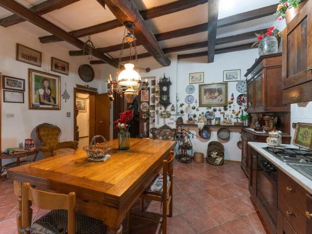 Villetta indipendente in vendita di 310 m² in Via Nazionale, 186